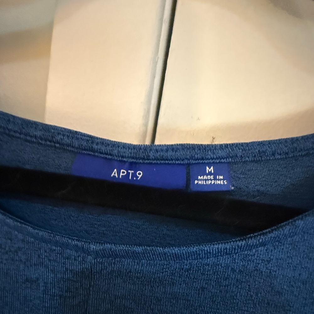 NWOT Apt. 9 Blue Sleeveless Tie Front Tank Top - Picture 2 of 4